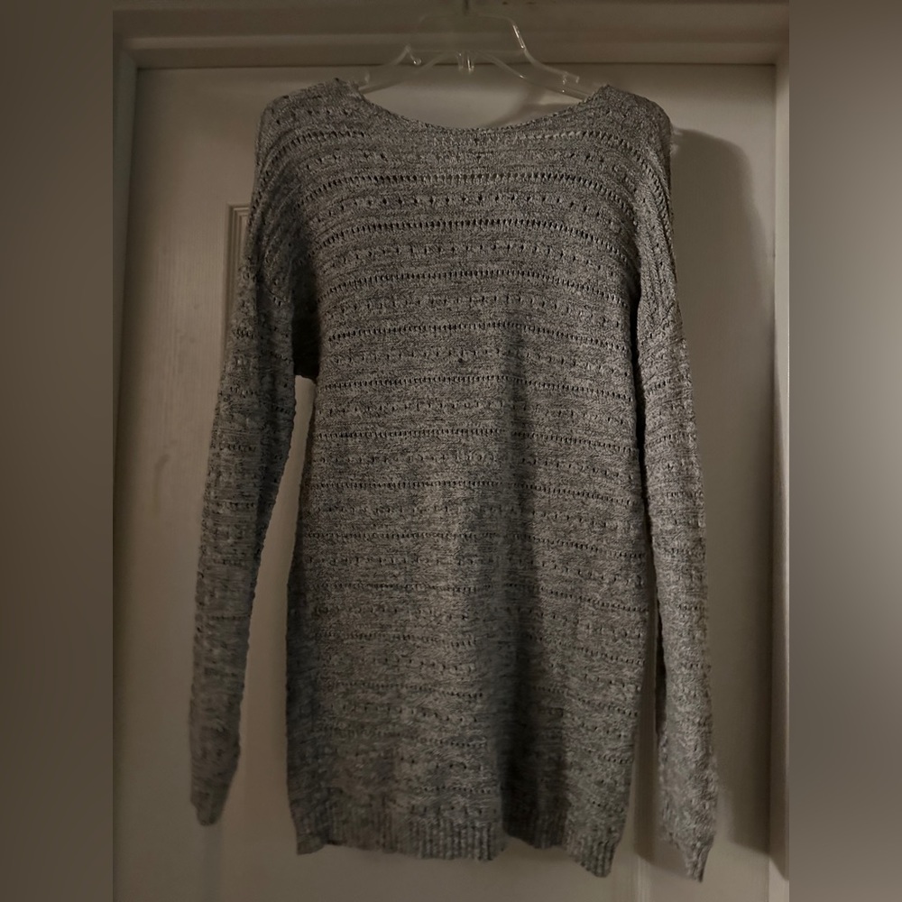 Light weight sweater